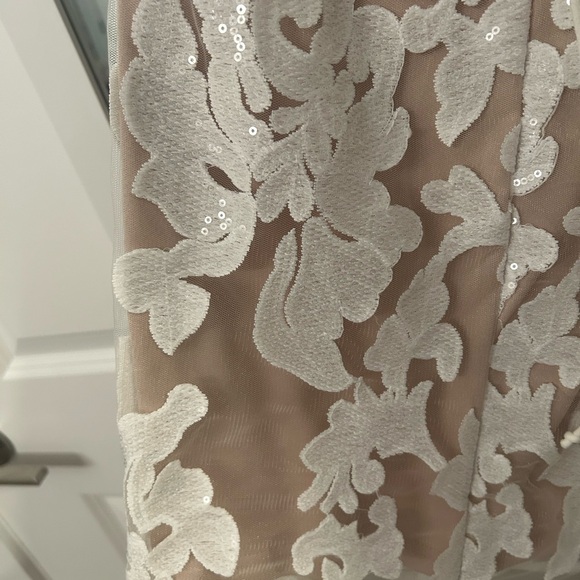 L'ATISTE White Lace Overlay Mini Dress with Nude Lining - Picture 13 of 16